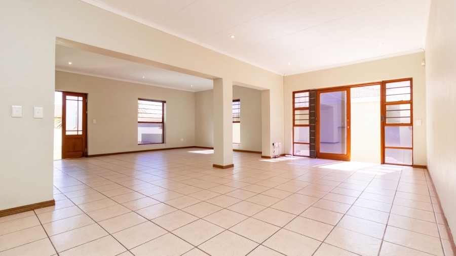 3 Bedroom Property for Sale in Sandbaai Western Cape